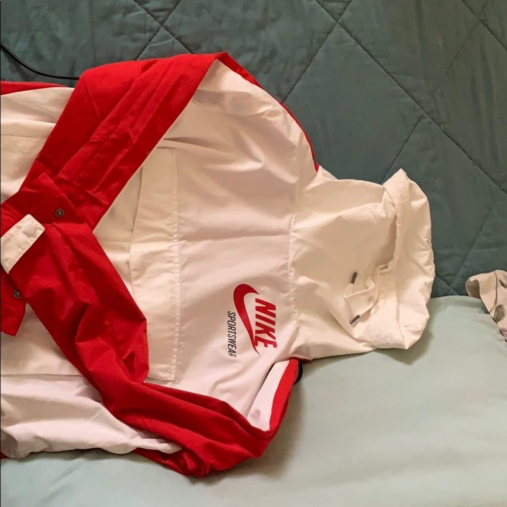 Nike sports windbreaker. Funnel neck - Picture 1 of 2